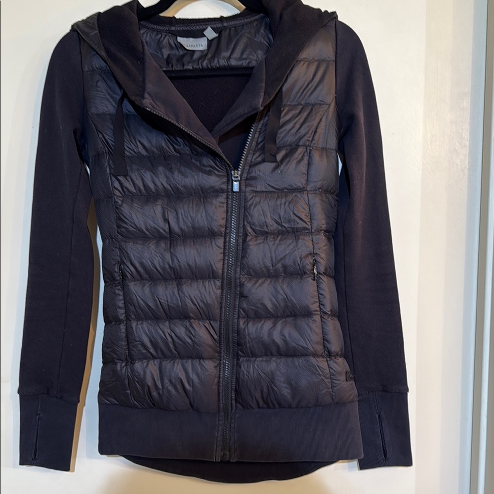 Athletica Women’s Black Puffer Vested Hoodie with Thumb Hole Sleeves Sixe XXS